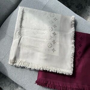 Louis Vuitton classic monogram shawl in light grey/silver